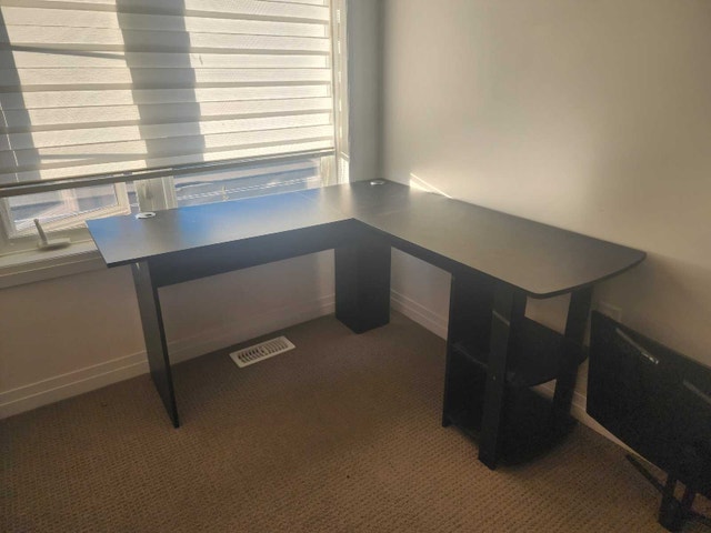 L shape Desk with shelves