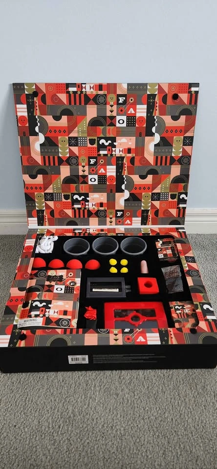 Children's Ultimate Magic Set (barely used!) - photo 3