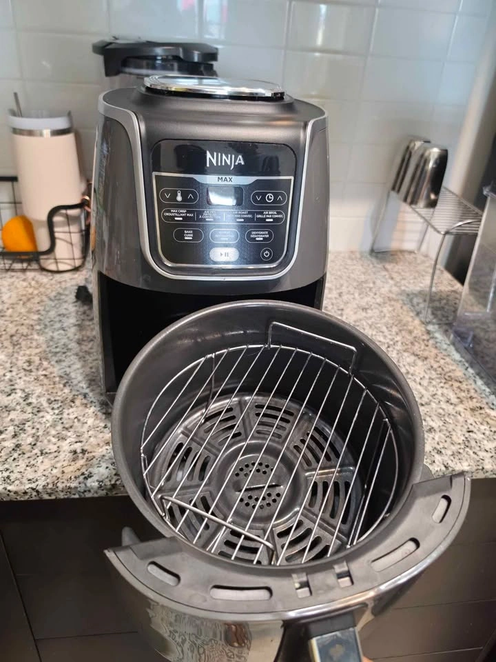 Ninja Max XL Air Fryer - 5.2L (5.5QT) - Grey - Excellent - photo 2