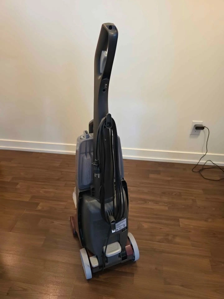 Hoover PowerScrub Deluxe Carpet & Upholstery Cleaner Machine - photo 2