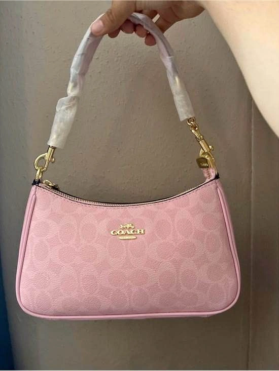 Light pink vintage coach bag