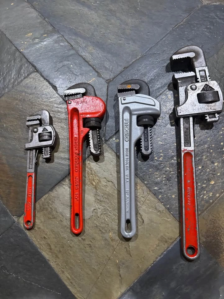 Vintage & Heavy Duty Pipe Wrench Set (4 Pcs) - RIDGID & Super-Eg