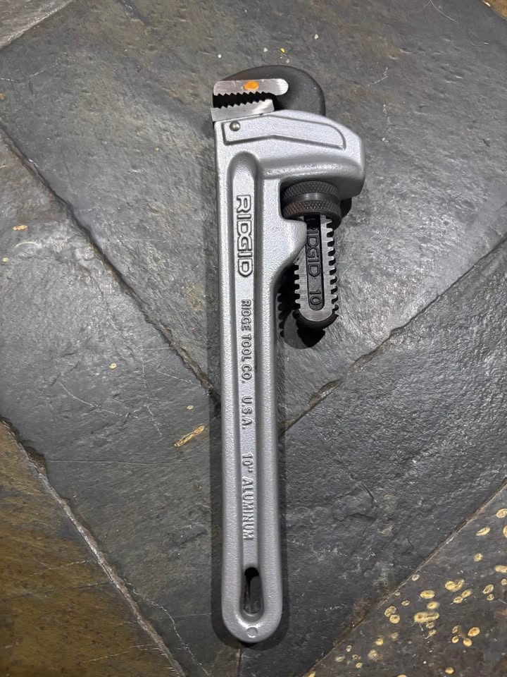 Vintage & Heavy Duty Pipe Wrench Set (4 Pcs) - RIDGID & Super-Eg - photo 3