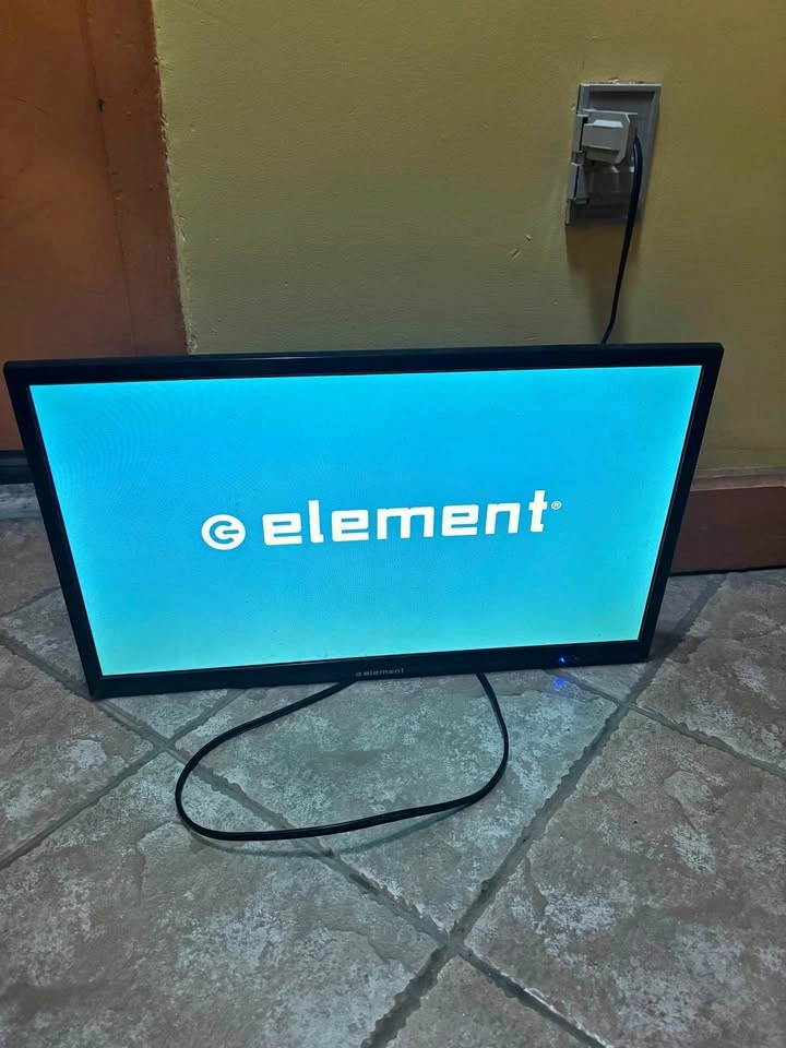 32 inch element tv