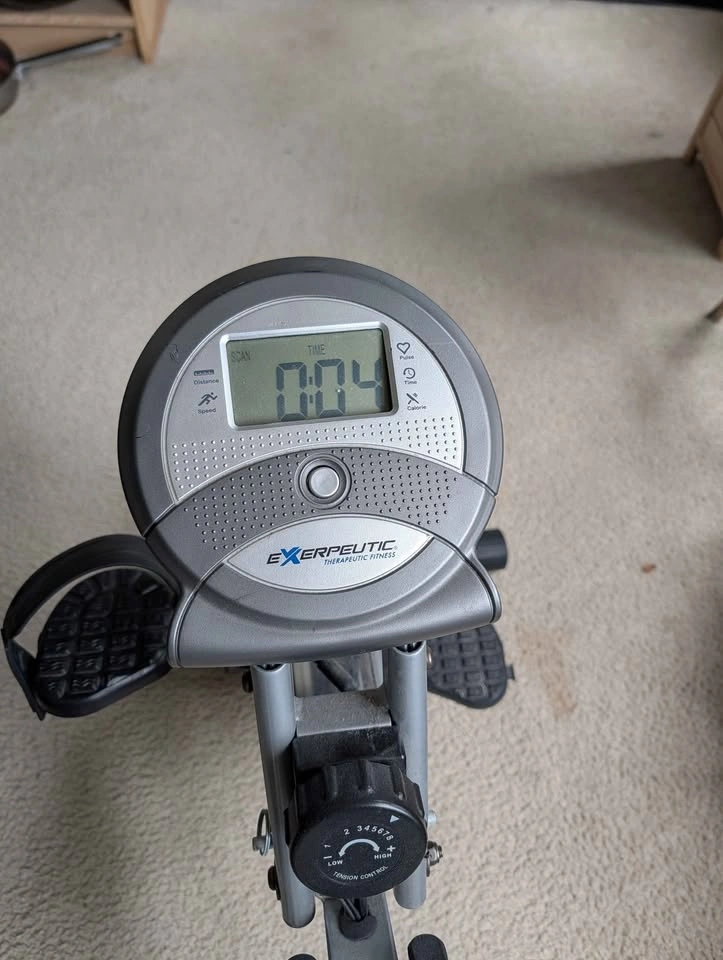 Recumbent exercise bike - photo 3