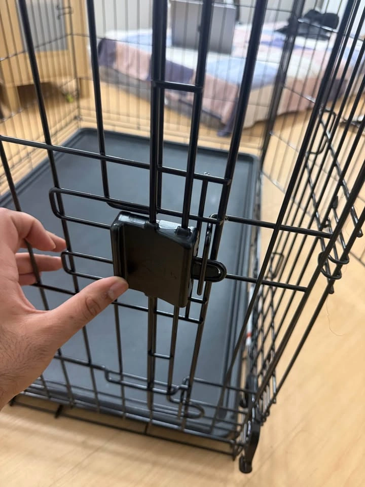Door Dog/Cat Crate – New 42 inches - foldable - photo 4