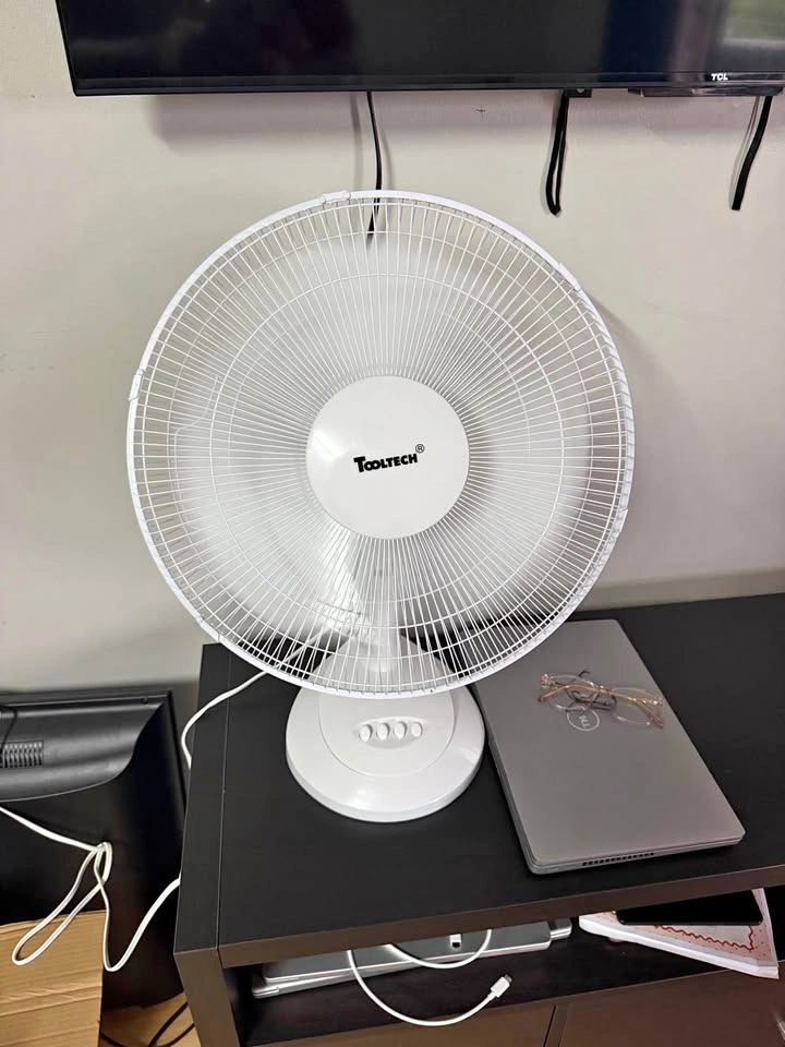 Oscillating Desk Fan 16 inches