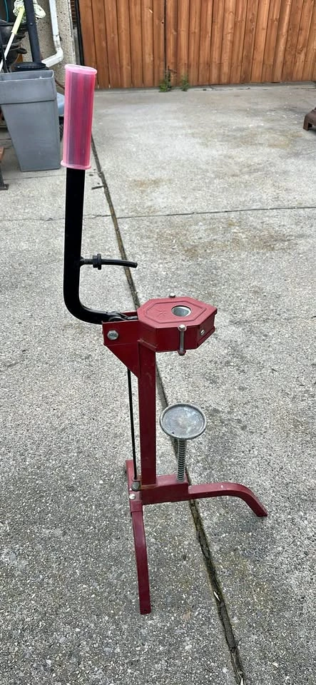 Manual Floor Bottle Capper