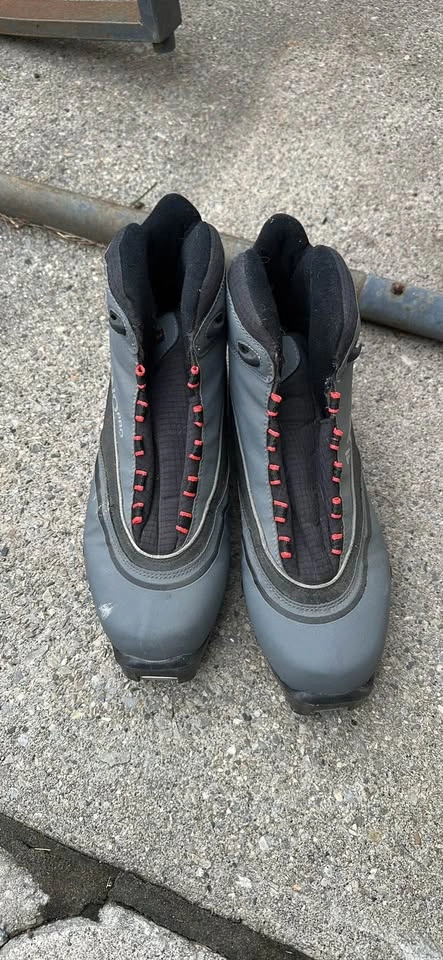 Tecnopro Cross Country Ski Boots – Nordic XC Skiing - Size 44 - photo 2