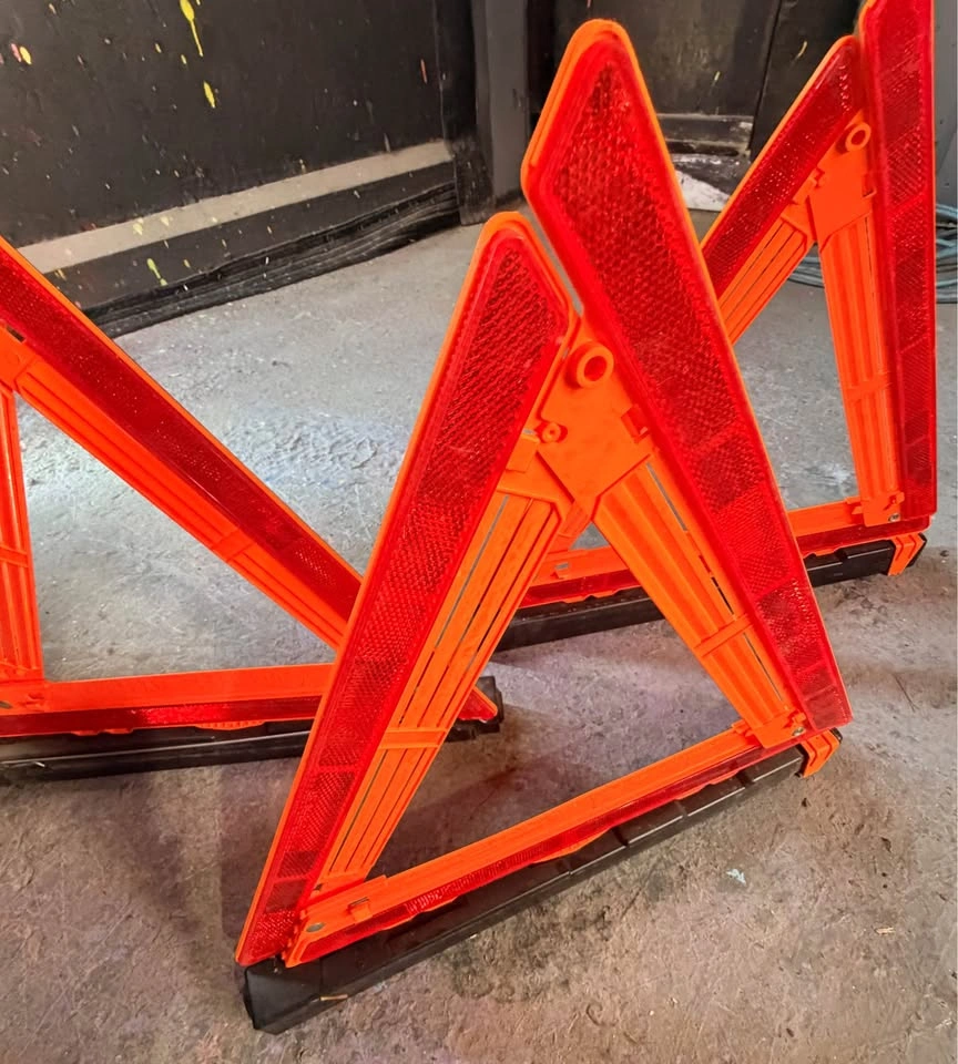 GROTE EMERGENCY TRIANGLE FLARE KIT - photo 2
