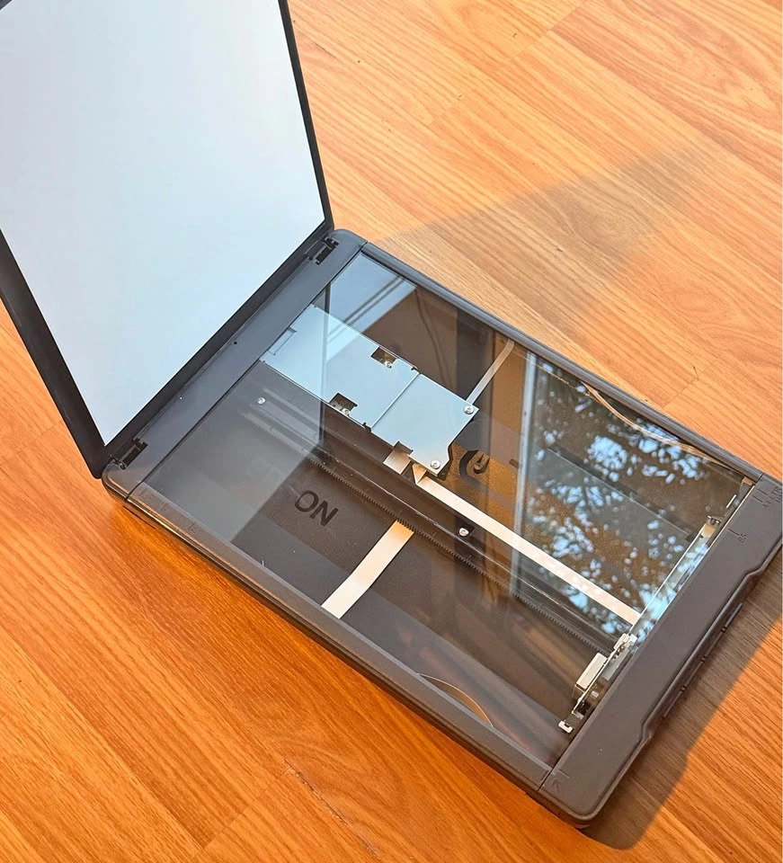 Epson Perfection V39 Photo and Document Scanner