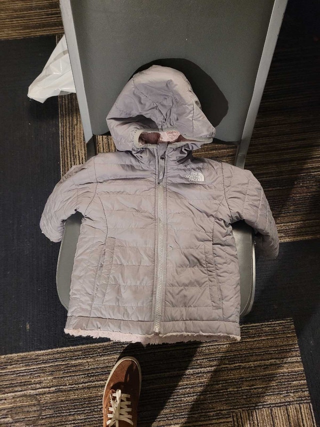 North Face Girls Jacket Size 3T - photo 3