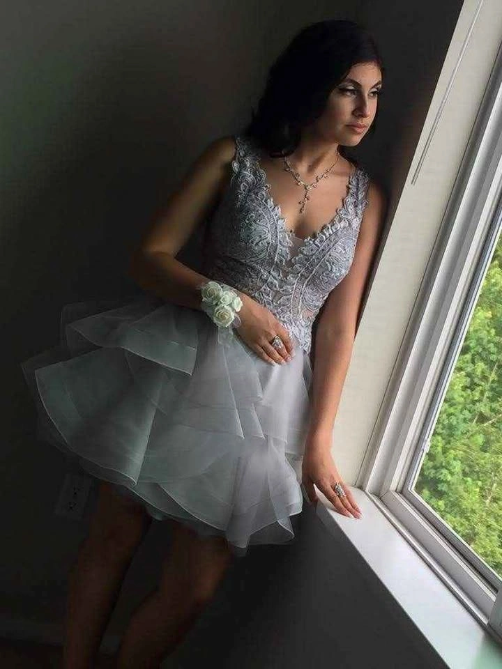 Ellie Wilde Grad Dress Size 6 - photo 2