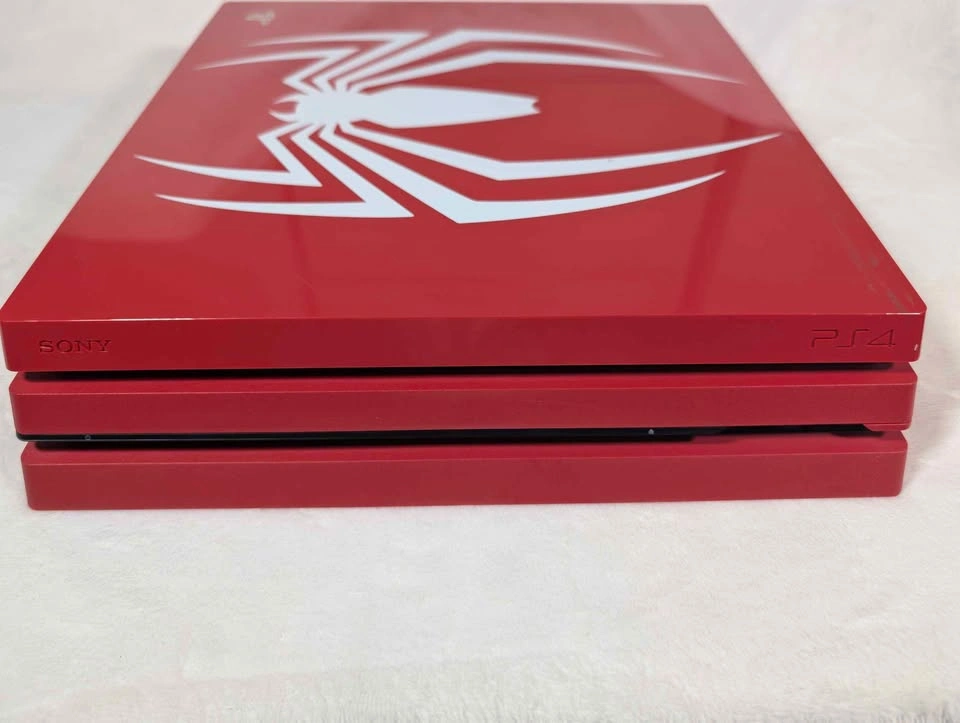 PS4 Pro Spider-Man Limited Edition 1TB + Controller and Game - photo 3