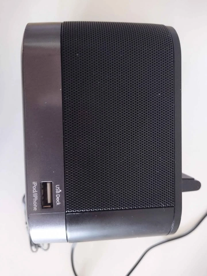 iHome Alarm Clock - photo 4
