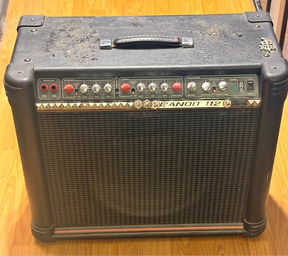 PEAVEY BANDIT 112