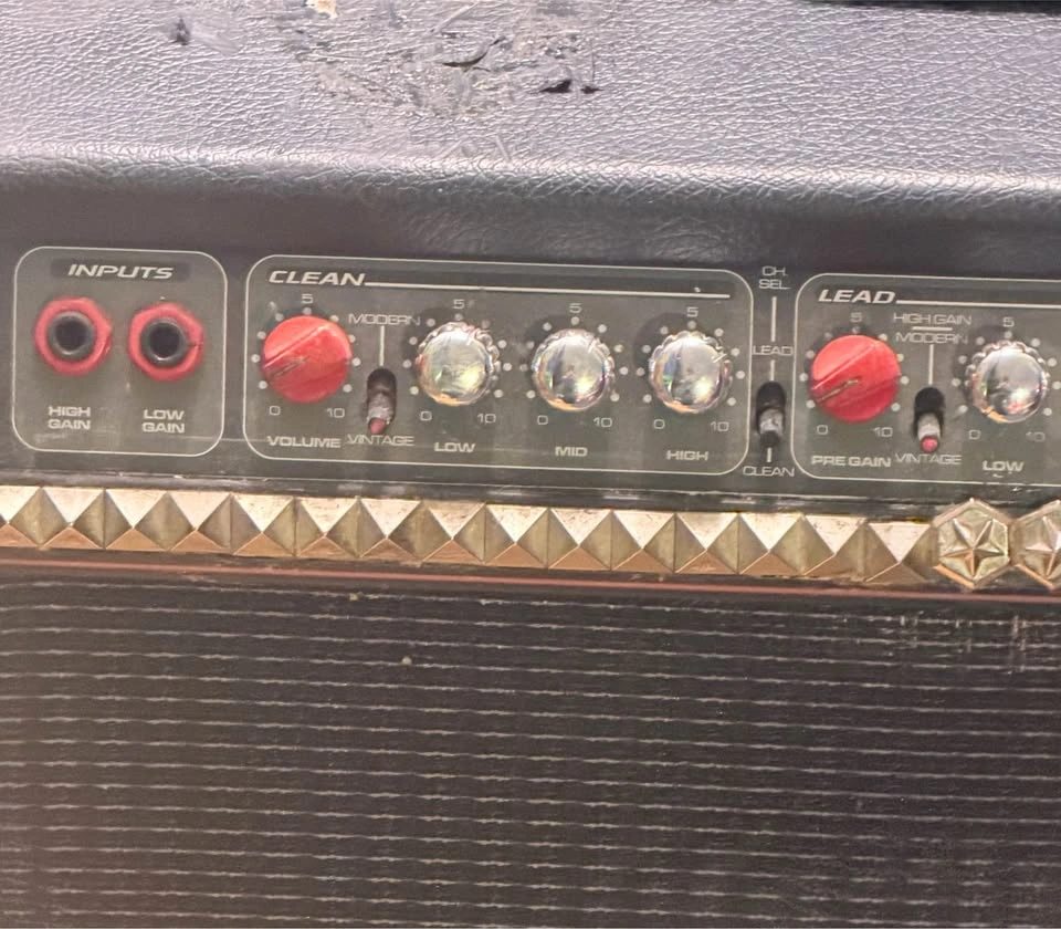 PEAVEY BANDIT 112 - photo 2