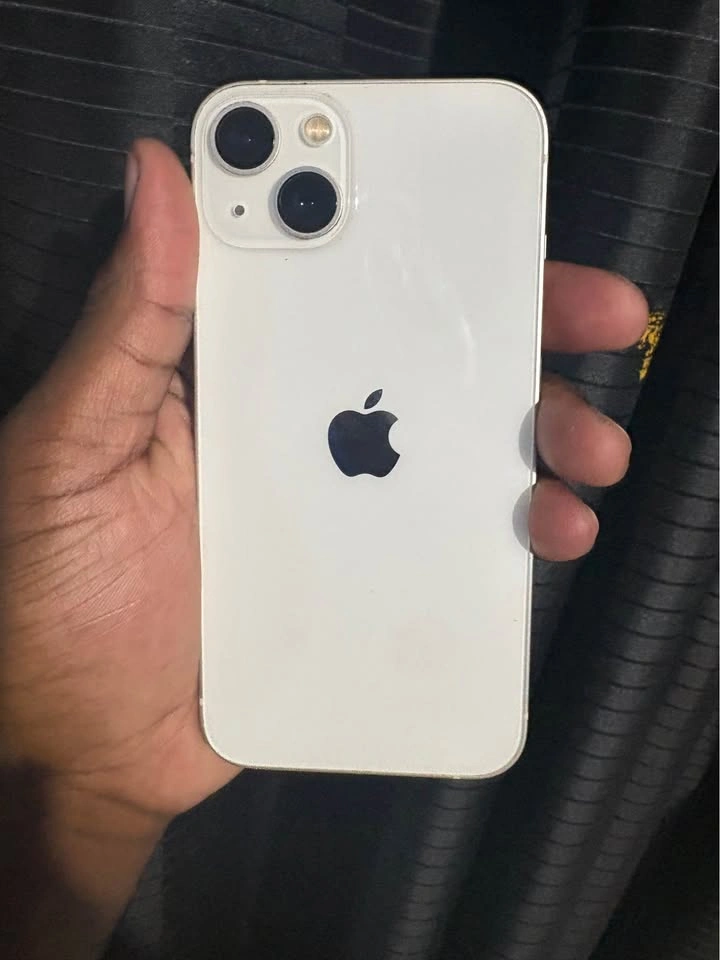 iPhone 13 - photo 2