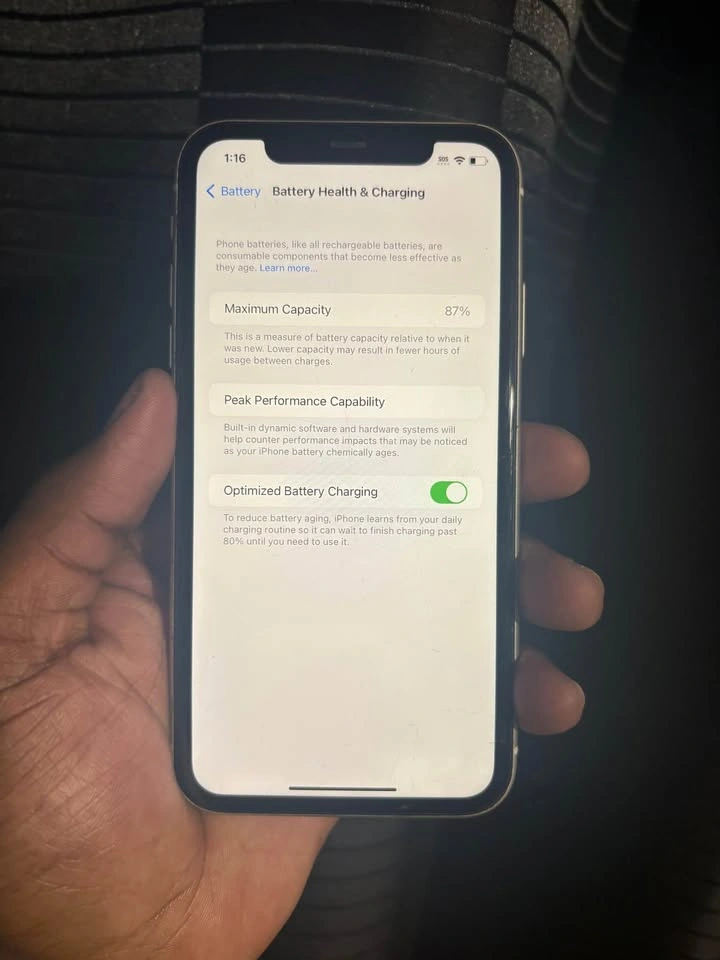 iPhone 11 - photo 2