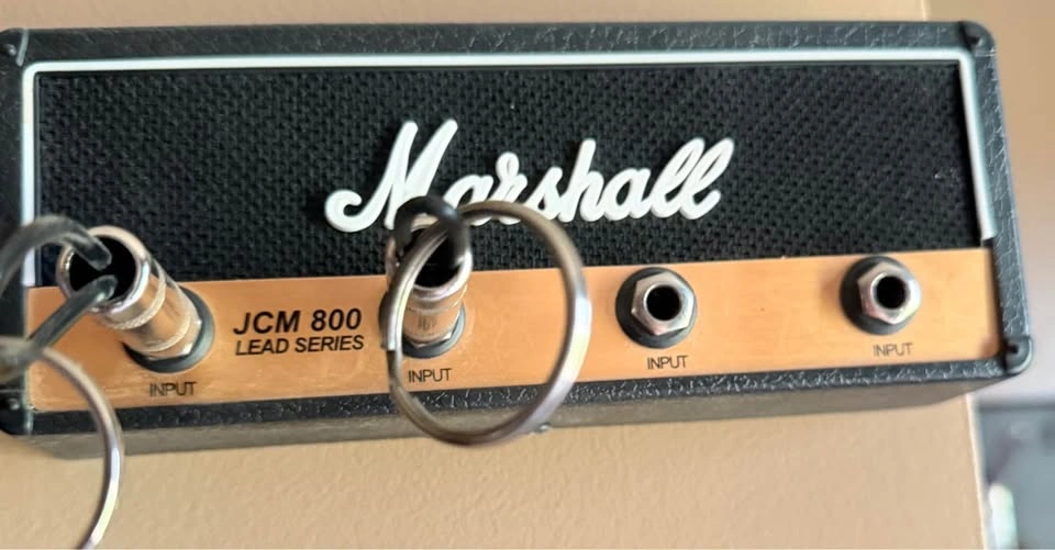 Marshall amp replica keychain holder - photo 2