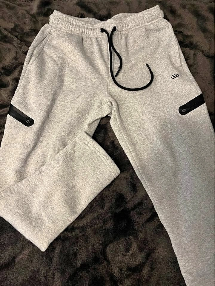 Grey LEG3ND sweatpants size medium
