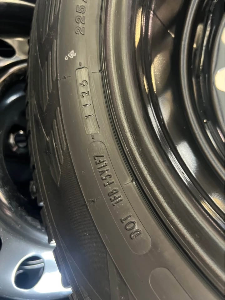 Grand Caravan Winter Tire Package 5x127 225/65/17 Yokohama - photo 4