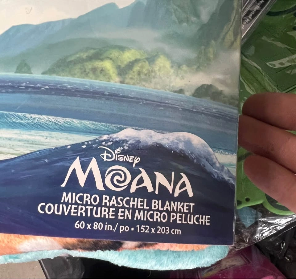 Moana theme throw blanket brand new and giftable - photo 2