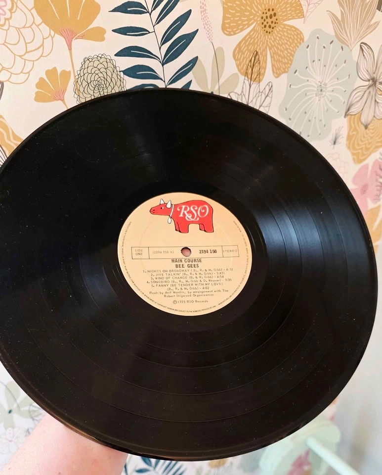Vintage 1975 Bee Gees "Main Course" Vinyl Record LP - photo 5