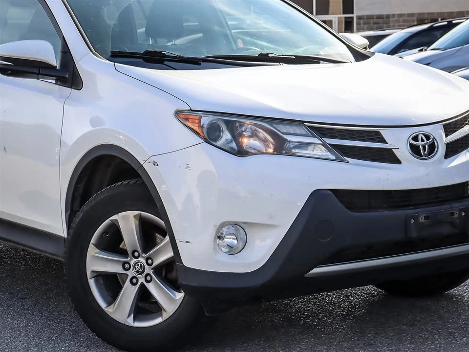 2015 Toyota RAV4 - photo 2