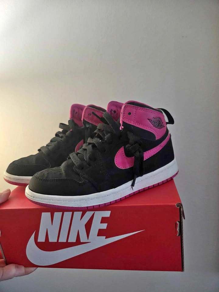Girl winter boots like new