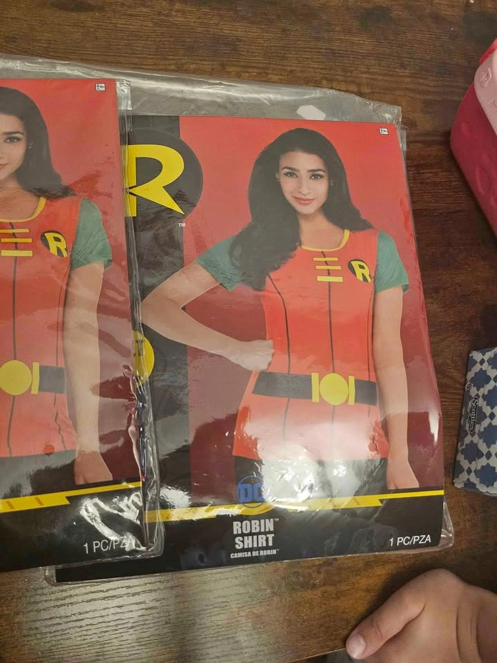 Halloween costume Robin shirt teens and adults size S/M New