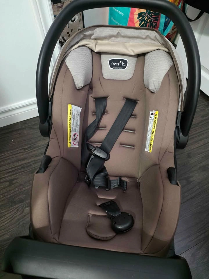 Car Seat with Base evenflo - photo 2