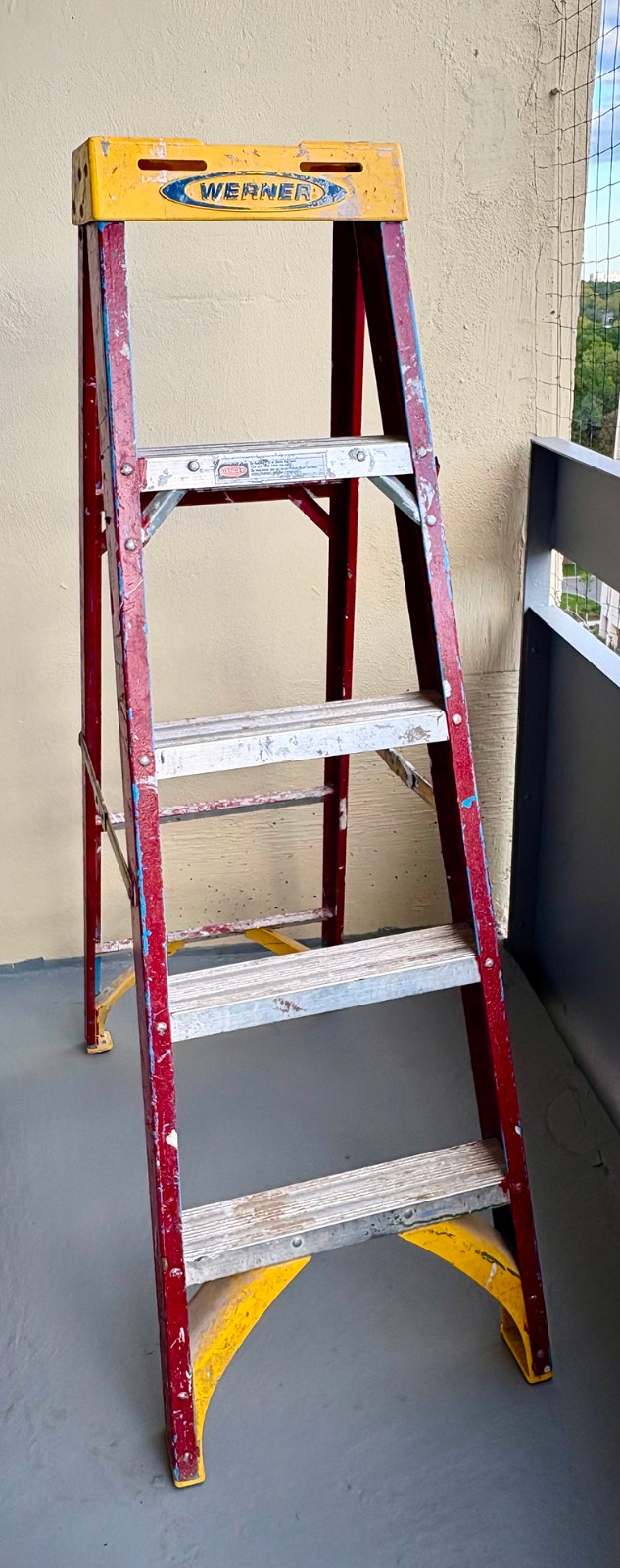 4 STEP LADDER