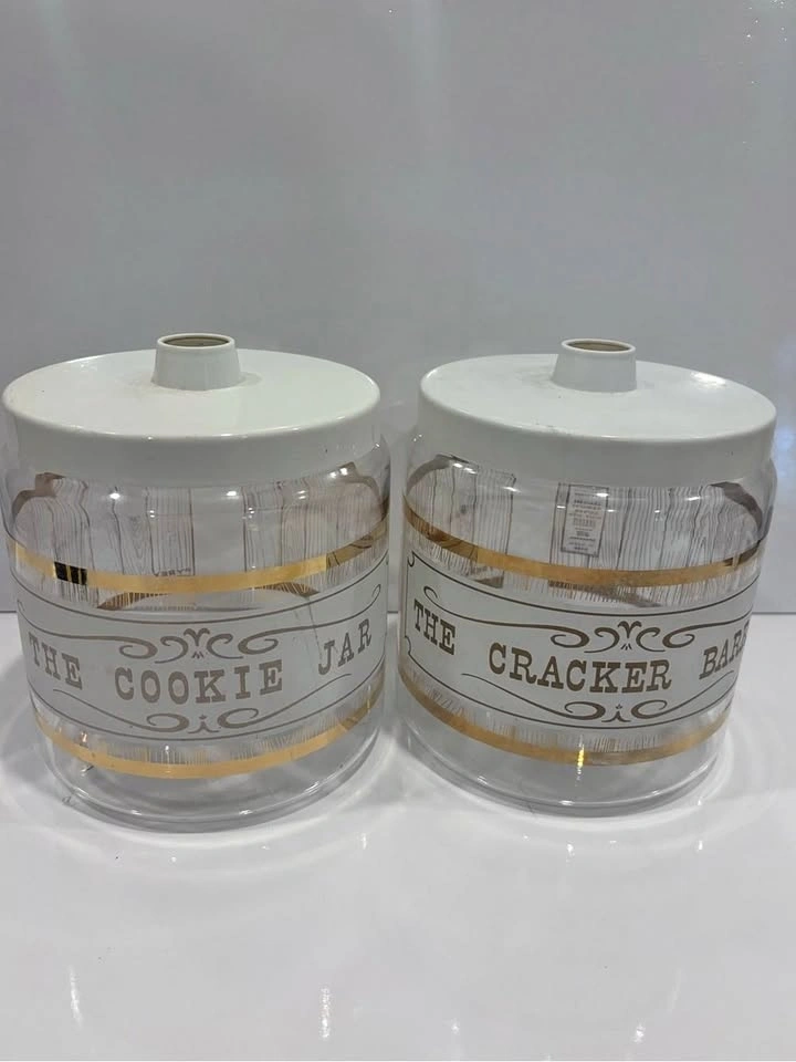 Vintage Pyrex cookie jar & Cracker Barrel canister set
