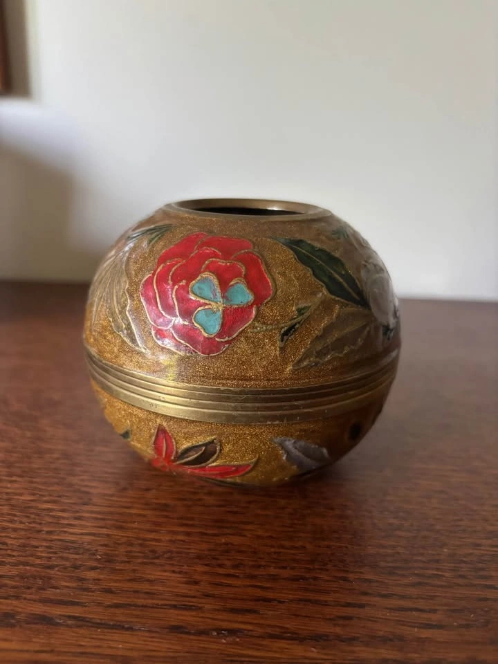 Vintage Etched Brass Cloisonne Enamel Spherical Bud Vase Pot - photo 3