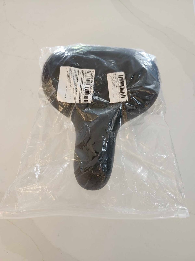 NEW Cushy Extra-Wide Bicycle Seat / Saddle – Dual Spring