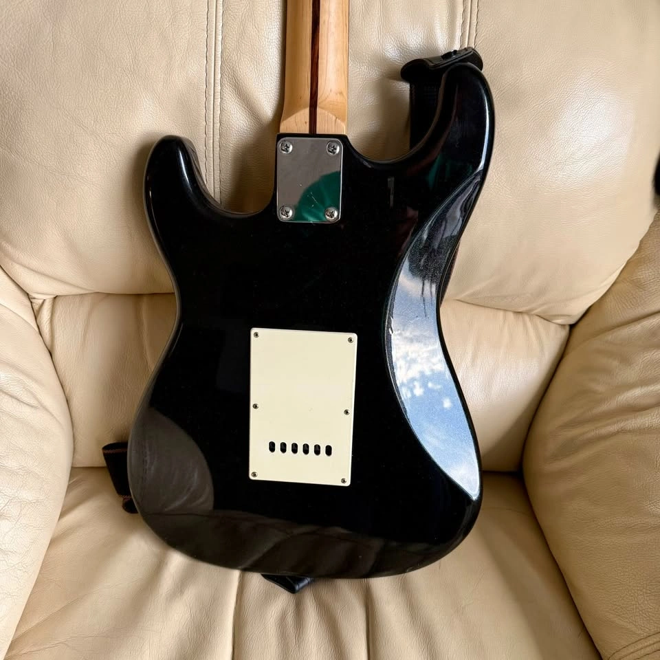 Electric Guitar AXL Strat-Style Guitar like NEW - photo 3