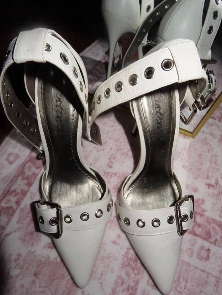 L’Intervalle White Rivet Detail Heels | US 6 - photo 4
