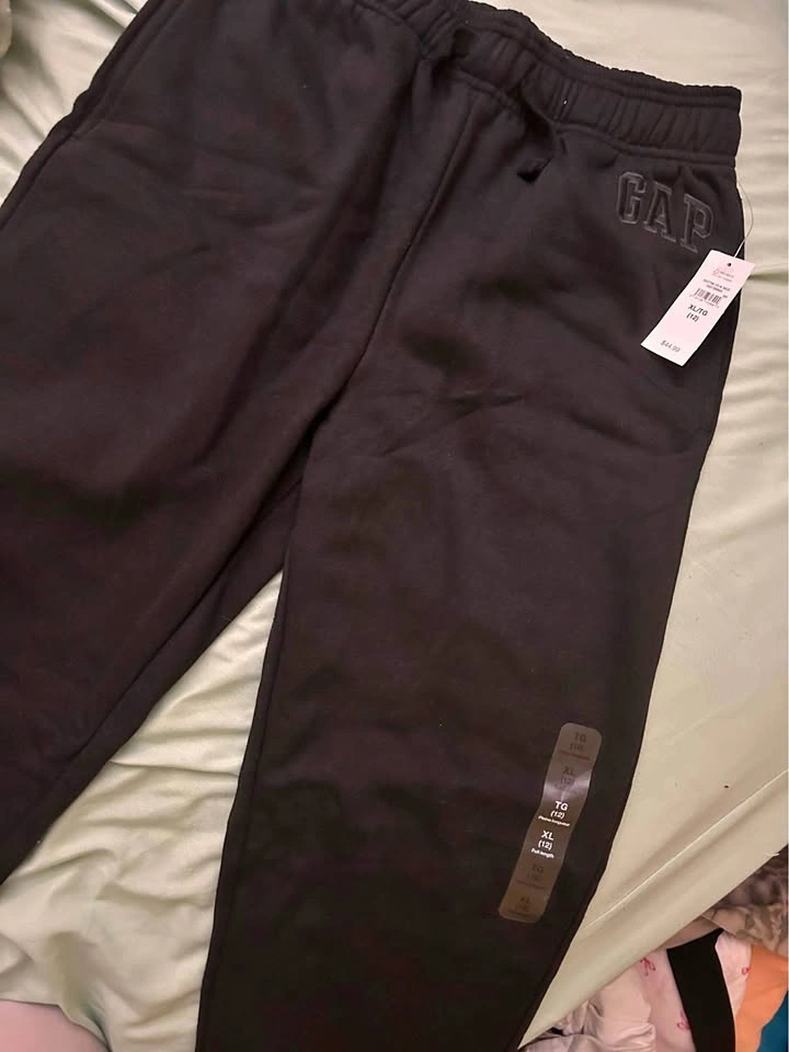 Gap Kids Black Jogger Sweatpants – Size XL (12) – New With Tags