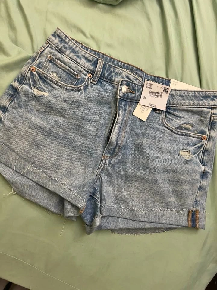 American Eagle Mom Shorts – Size 6 – BNWT