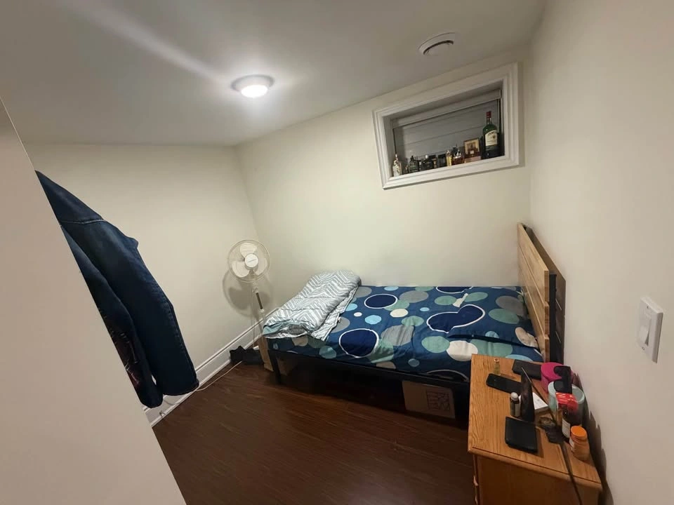 Private room for rent - photo 4
