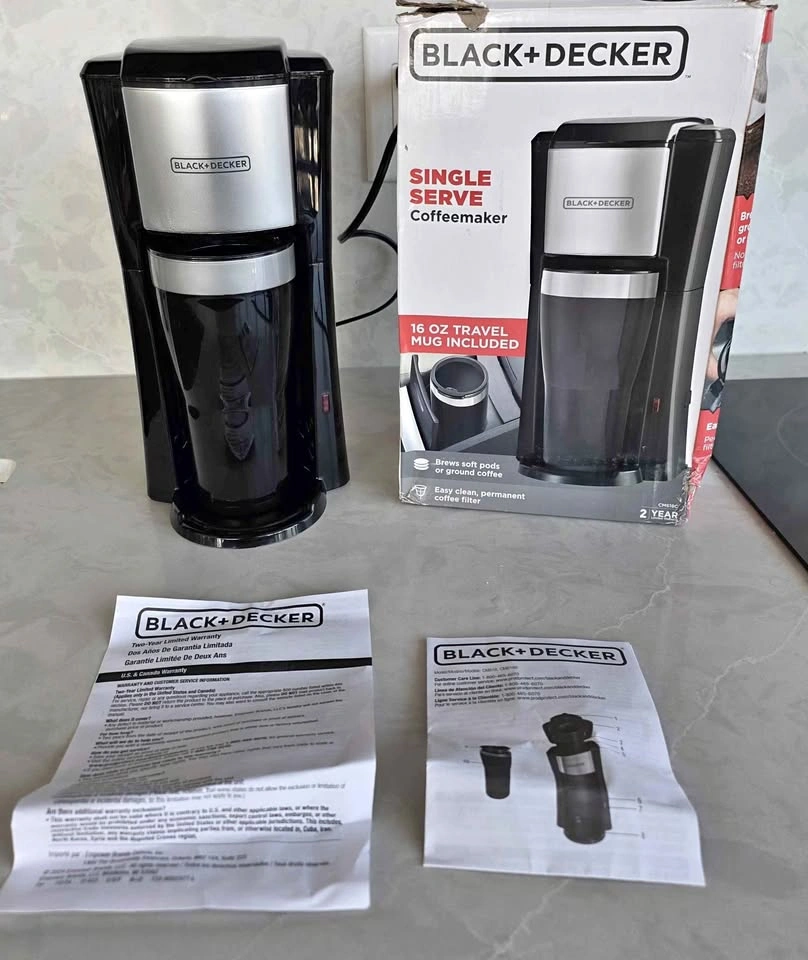 BLACK AND DECKER SINGLE SERVE COFFEE MAKER WITH 16 OZ TRAVEL MUG