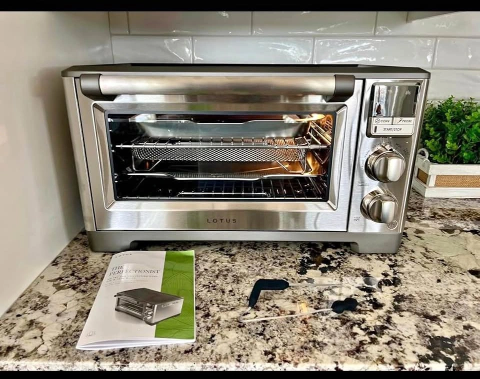 Brand new - Lotus Professional Series Air Fry and Convection Ove