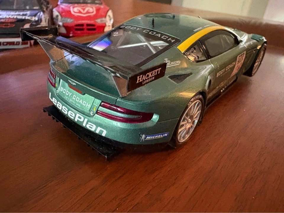 Scalextric SCX Aston Martin DBR9 #28 (1:32 Scale Slot Car) - photo 2