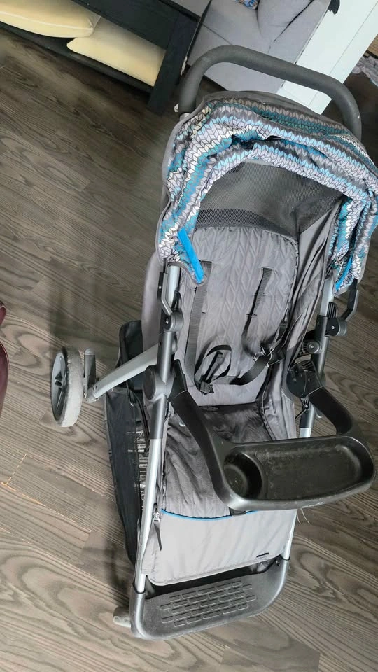Stroller and Car Seat Valid till 2028 - photo 5