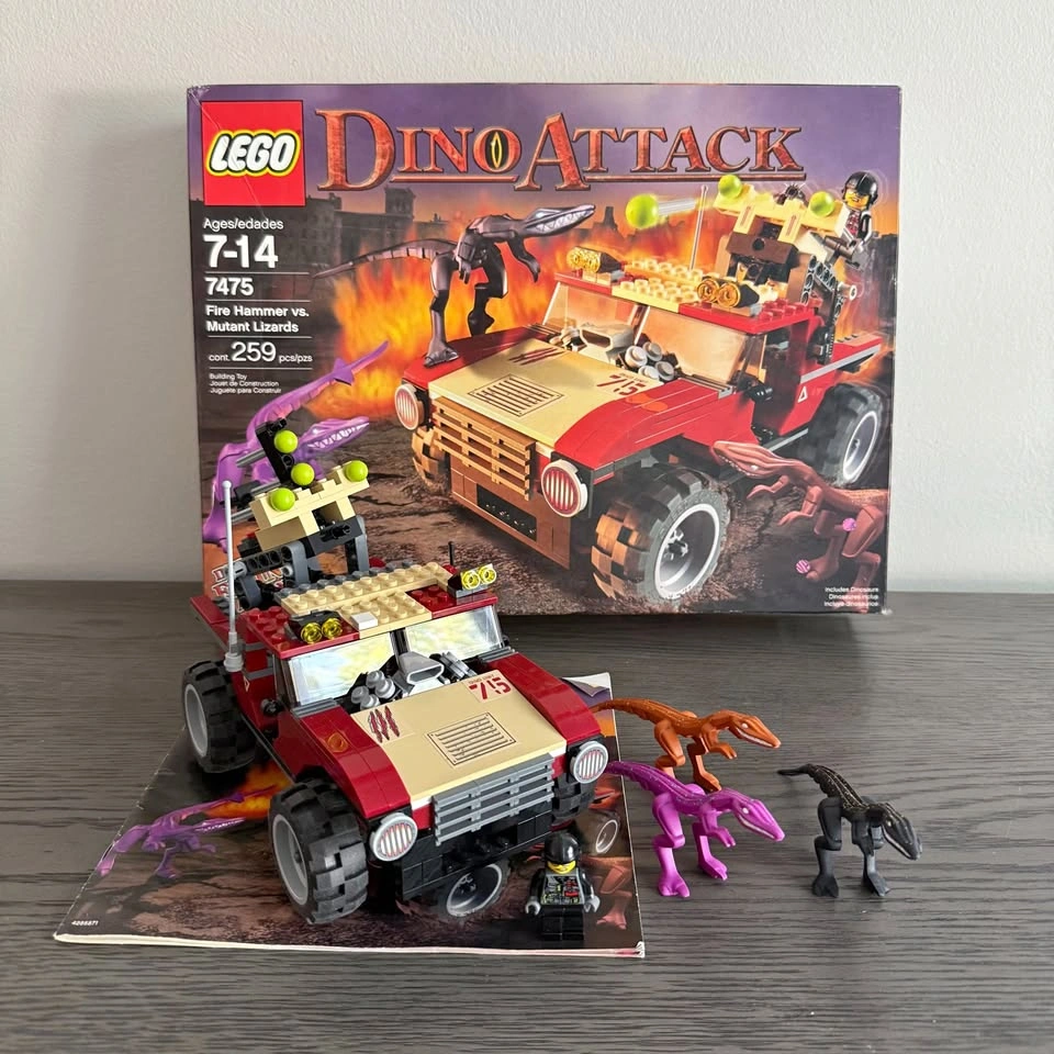 LEGO Dino Attack: Fire Hammer Vs. Mutant Lizards (7475)