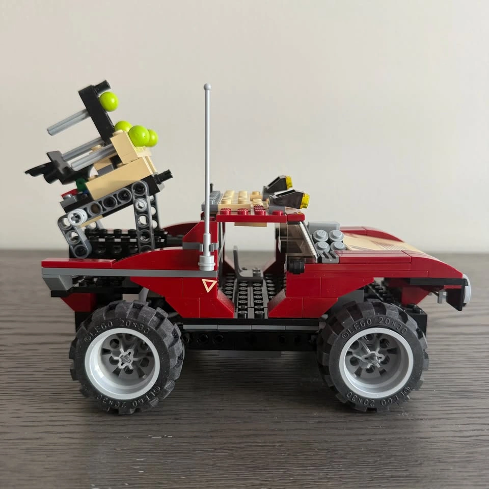LEGO Dino Attack: Fire Hammer Vs. Mutant Lizards (7475) - photo 4