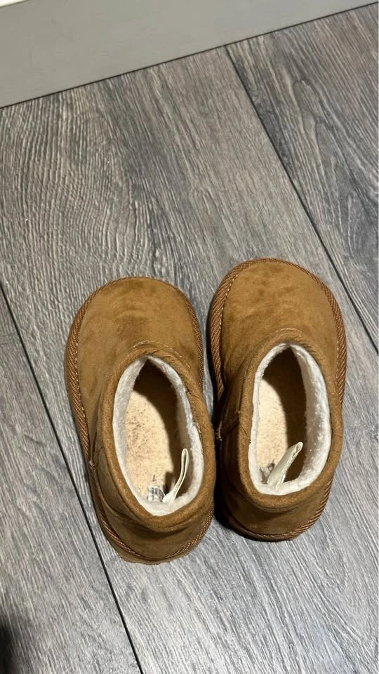 🧸 Gap Toddler Cozy Booties - Size 7 - photo 3