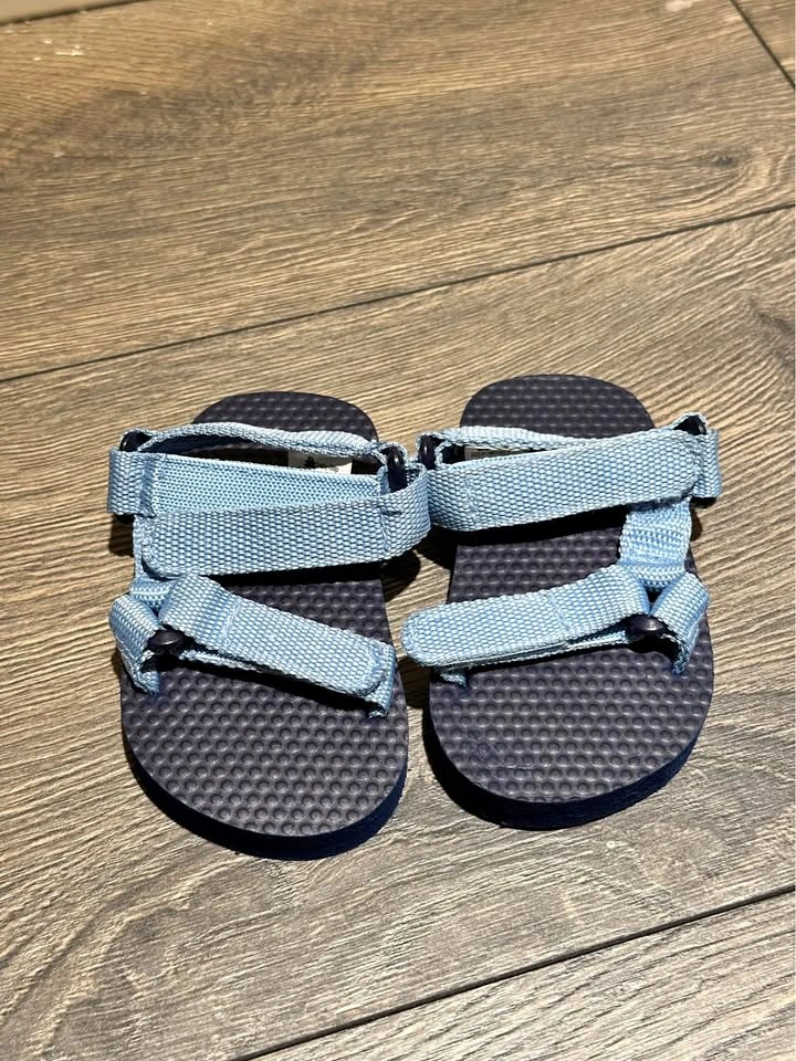 🆕 Brand New BabyGap Adventure Sandals - 6-12M