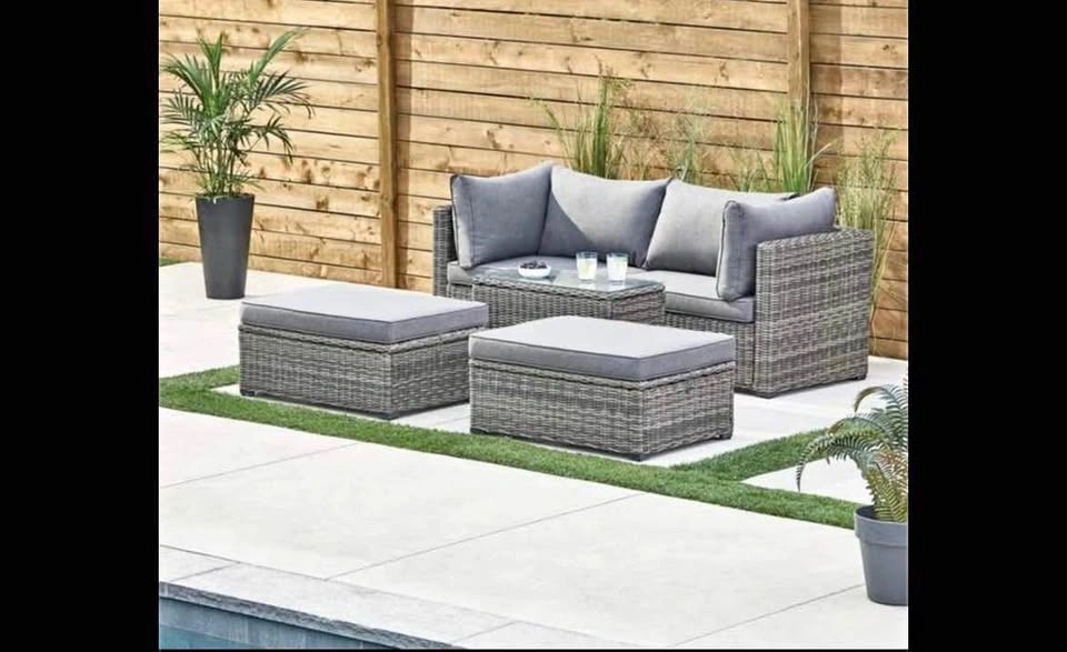 Complete Patio set 5 piece in very good condition